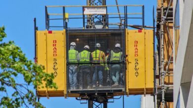 How does the settlement of workers companies in Florida work?